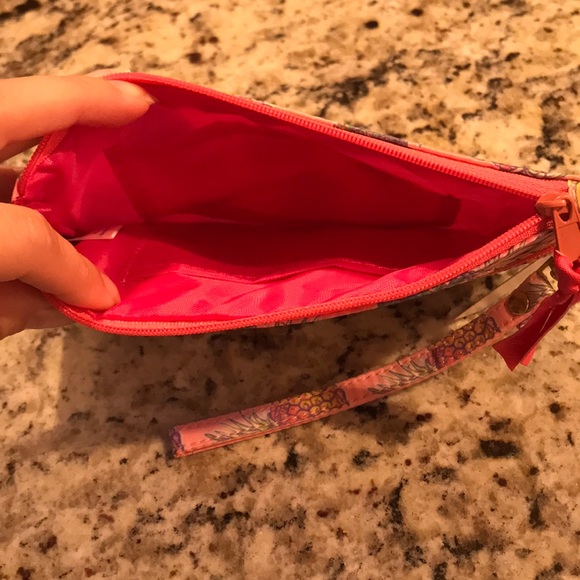 NWT Simply Southern Pineapple 🍍 phone 📱 wristlet - Picture 3 of 3